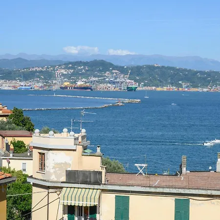 Nisida House 5 Terre Appartamento