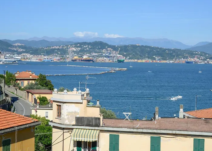 Nisida House 5 Terre Appartamento