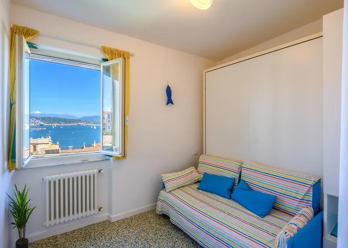 Nisida House 5 Terre Appartamento